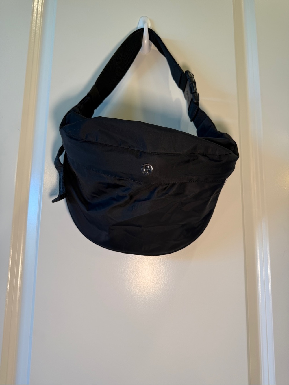 LULULEMON - Classic Belt Bag 3.5L in Black Nylon - Picture 5 of 15